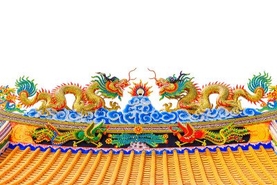 隔离双龙雕像