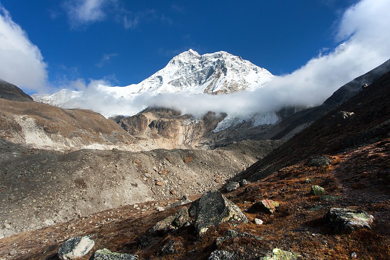 马卡鲁山云雾，尼泊尔喜马拉雅山