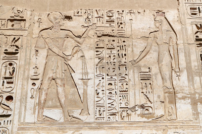 埃及象形文字在Medinet Habu神庙，卢克索，埃及
