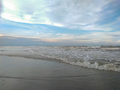 瑞东达海滩海景。下午晚些时候的巴西海岸。