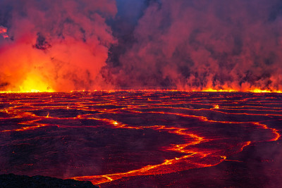 尼拉贡戈火山熔岩湖