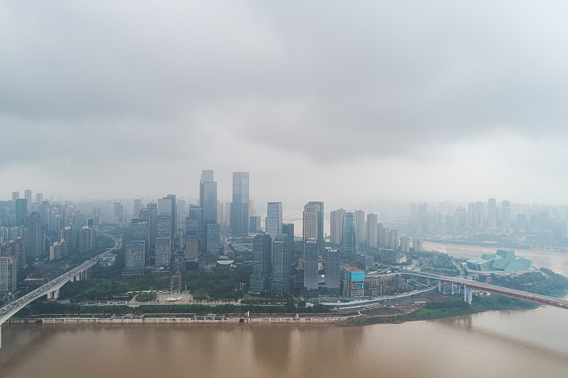 重庆渝中区的城市天际线。