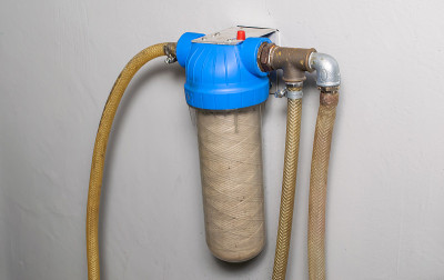 普通滤水器，拧在墙上