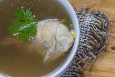 鸡汤，餐桌上的鸡汤