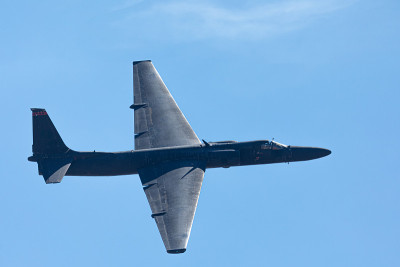 U-2龙女士在美丽的光