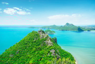 山峰上的海景