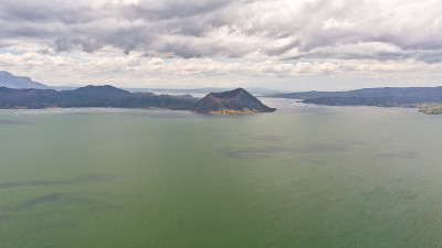 湖中的塔尔火山。Tagaytay、菲律宾