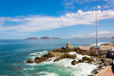 墨西哥马萨特兰海滩旅游天堂，主要大道马勒康