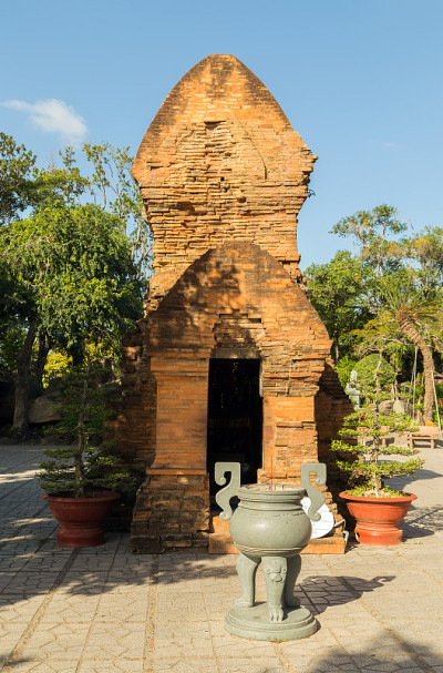 波纳加尔湛塔， 芽庄