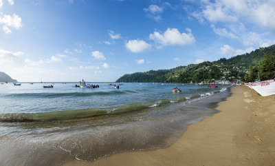 加勒比海多巴哥的夏洛特维尔海滩