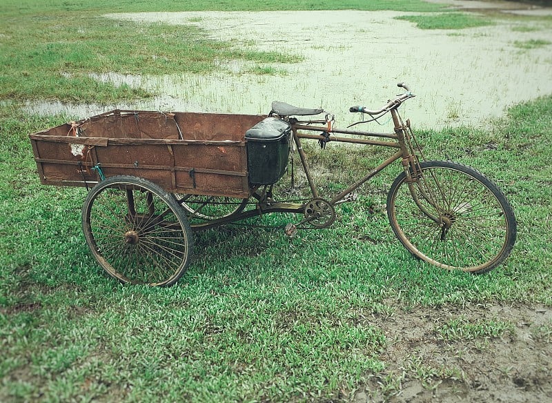 捡垃圾的三轮车