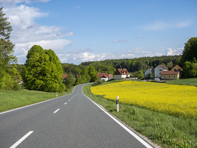 春天的新公路