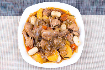 麻辣鸡与蔬菜