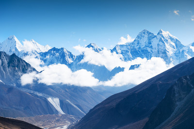 尼泊尔喜玛拉雅山脉的康加山。