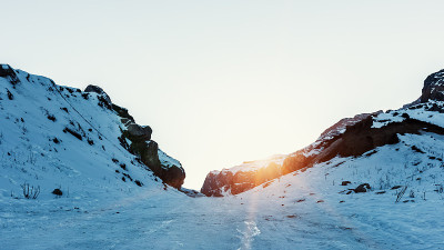 雪峰上的最后一缕阳光