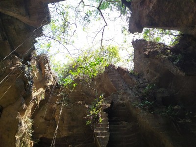 山洞里面