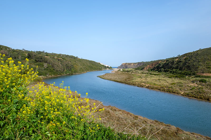 葡萄牙南部的海岸、悬崖和海上徒步旅行路线“罗塔维琴蒂纳”(历史步道、钓鱼步道)