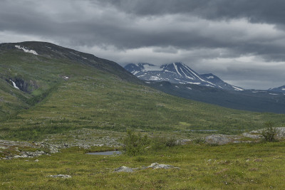 横跨Tarradalen - Tarra山谷沿着Padjelantaleden步道，瑞典拉普兰