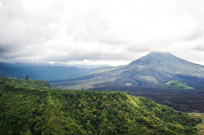 金塔马尼巴图尔火山,
