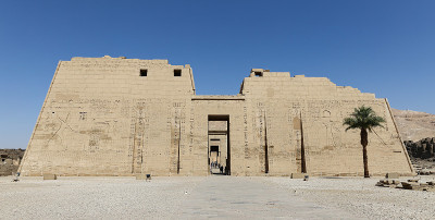 埃及卢克索的Medinet Habu神庙