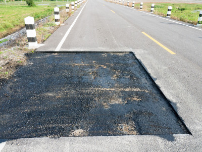 正在修理路面
