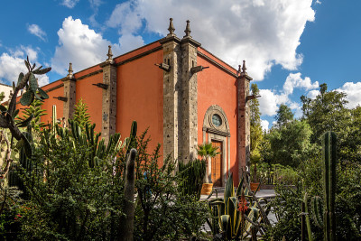 位于墨西哥墨西哥城国家宫殿花园的皇家教堂(Capilla de la Emperatriz)