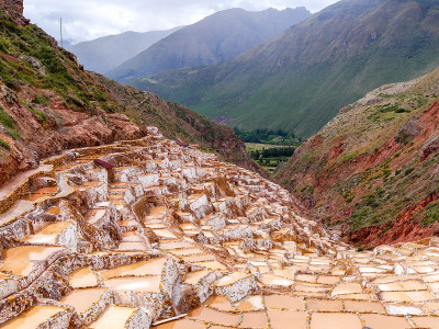 Salinas de Maras的梯田盐矿