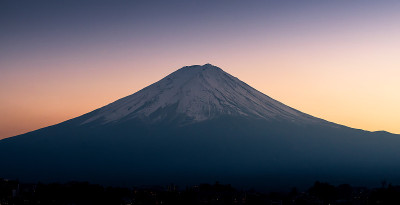 日落时分的富士山和川口湖