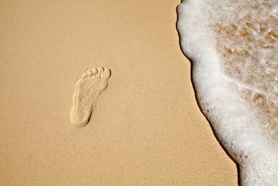 海滩上的脚步声