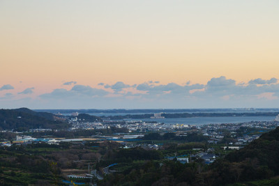 哈马纳湖的夜景