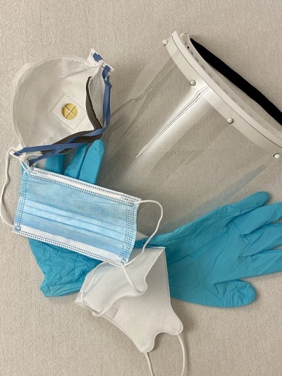 蓝色医用防护手套、蓝色外科口罩、面罩、FFP2呼吸器口罩
