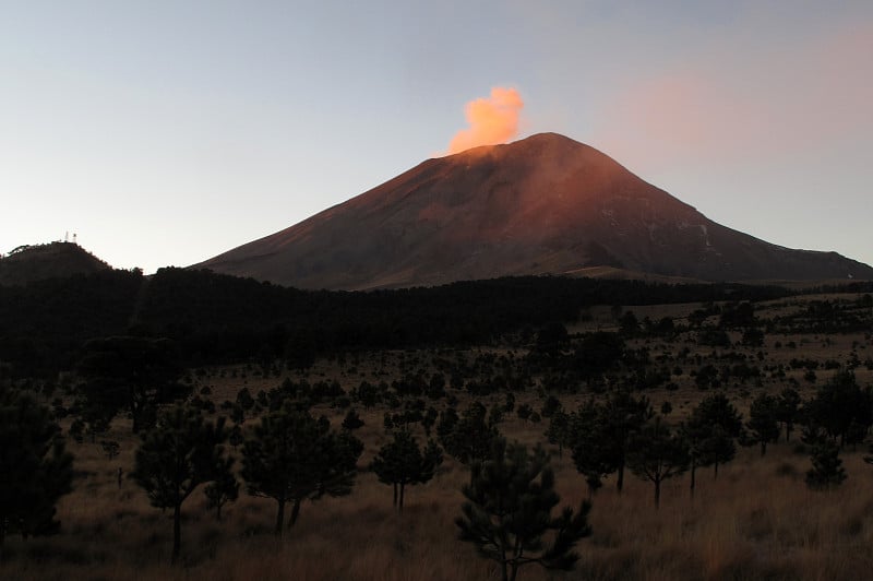 墨西哥波波卡特佩特活火山