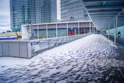 哈马未来走雪堆