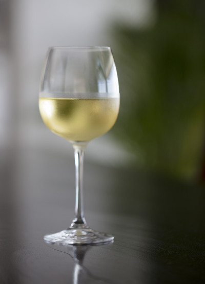 一杯白葡萄酒