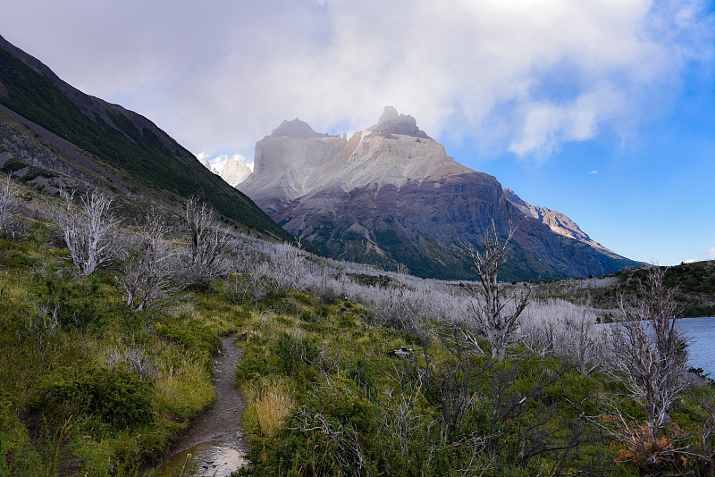 Cuerno校长和Torres del Paine国家公园的Valle Frances。智利巴塔哥尼