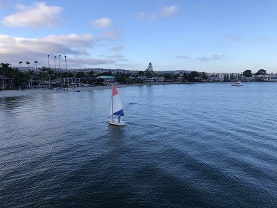 米逊湾的帆船
