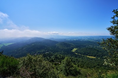 从圆顶到奥弗涅树木繁茂的火山