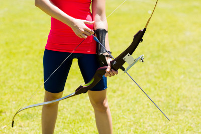 女子射箭运动员的中段