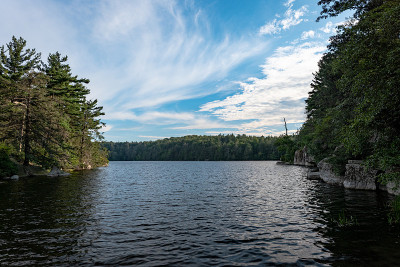 湖Minnewaska