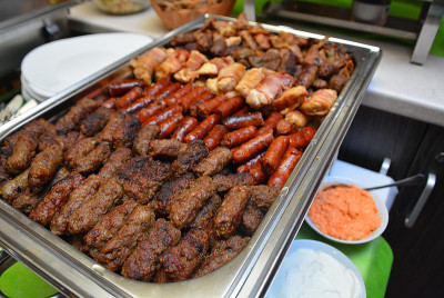 肉自助餐