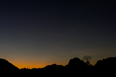 夕阳在山上，数码照片图片作为背景