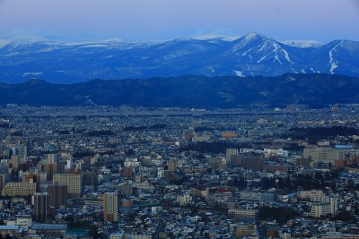 日出时的岩手山