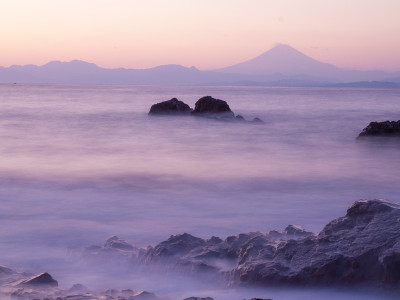 Mt. Fuji and milky haze of the sea 相模湾の夕靄と富士山