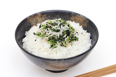 日本料理，茶花配紫菜和小吃