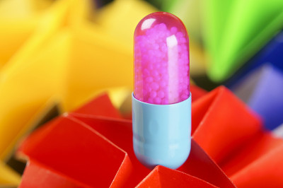 五颜六色的药片文摘