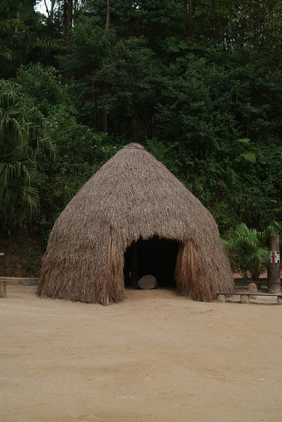 奥卡印第安人建造的草屋