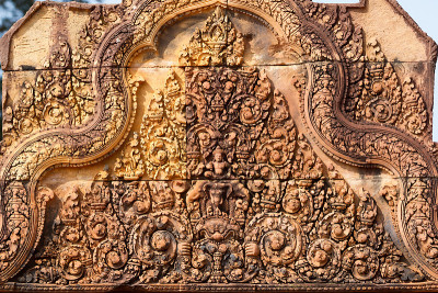 在Banteay Srei的浮雕