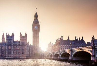 日落时的大本钟和威斯敏斯特，英国伦敦