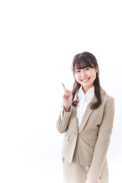 女商人指着什么东西