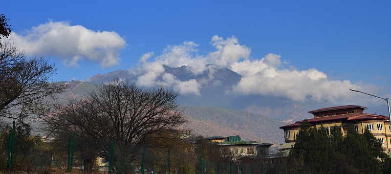 从廷布市到不丹东部山区的一个早晨